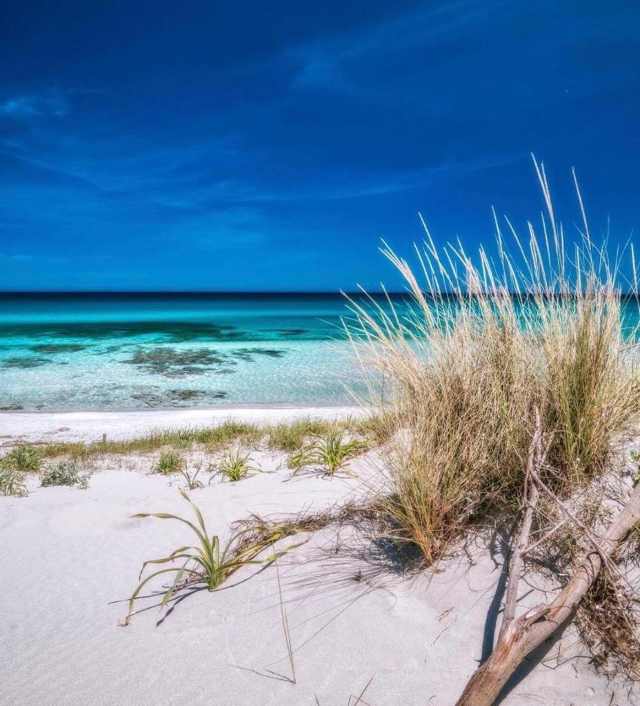 Апарт готель Le Residenze Blu Sardinia Ла-Калетта Екстер'єр фото