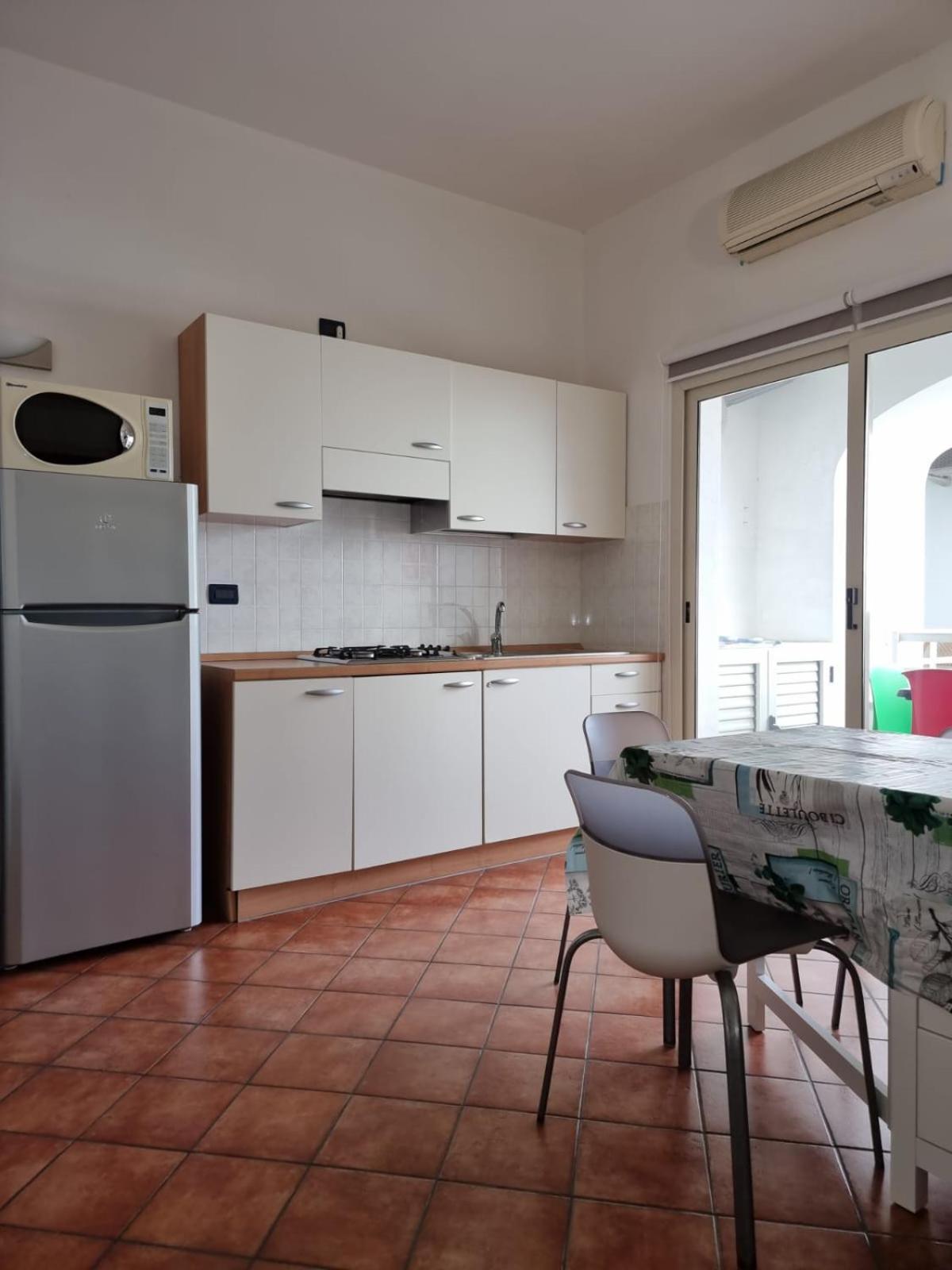 Апарт готель Le Residenze Blu Sardinia Ла-Калетта Екстер'єр фото
