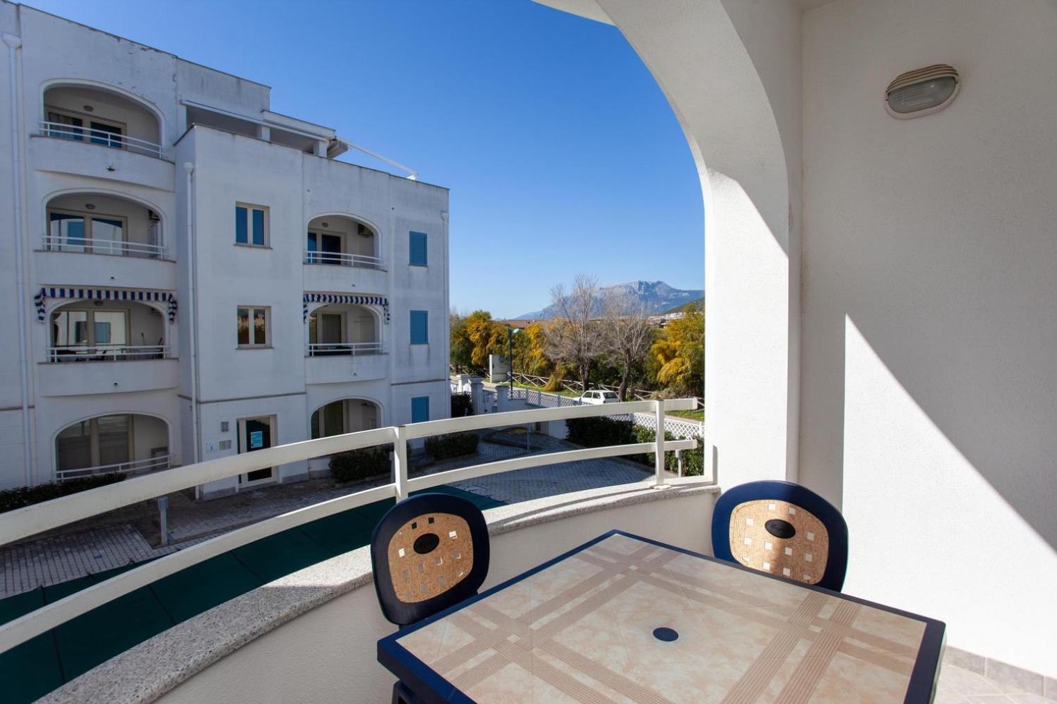 Апарт готель Le Residenze Blu Sardinia Ла-Калетта Екстер'єр фото