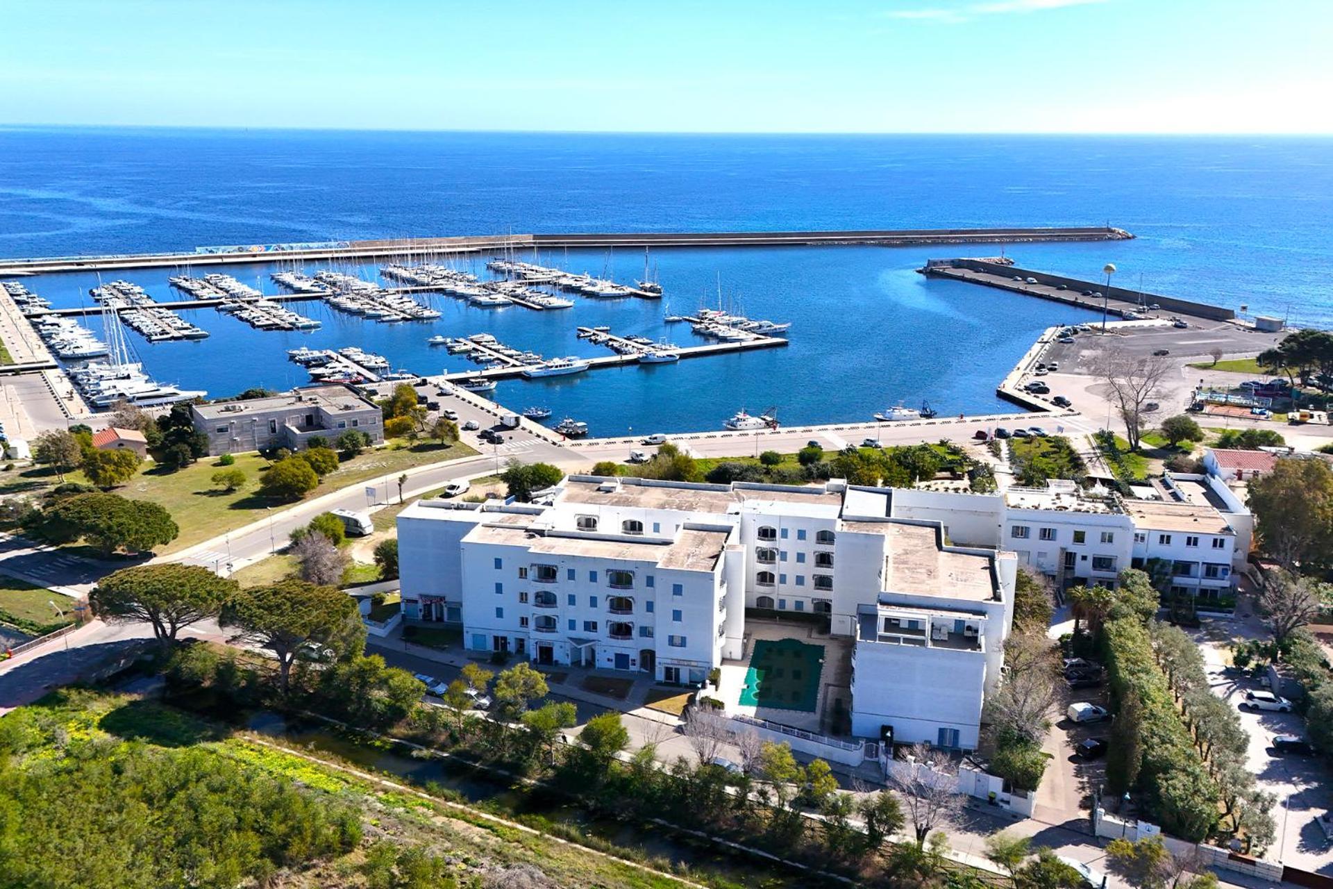 Апарт готель Le Residenze Blu Sardinia Ла-Калетта Екстер'єр фото